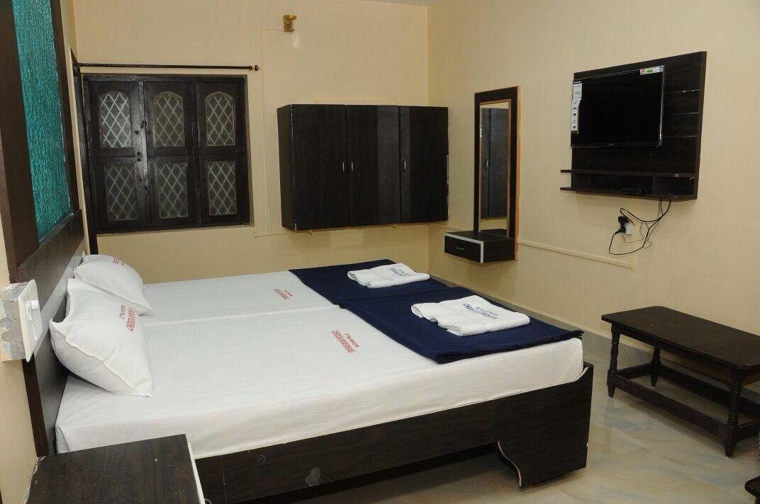 Tripura Sundari Residency Hotell Madanapalle Eksteriør bilde